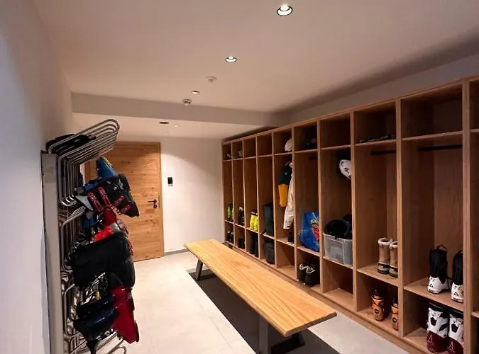 Chalina מלון דירות 3*